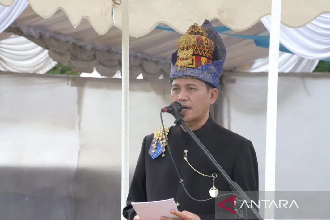 Bupati Aceh Selatan diperiksa karena umroh saat wilayahnya banjir