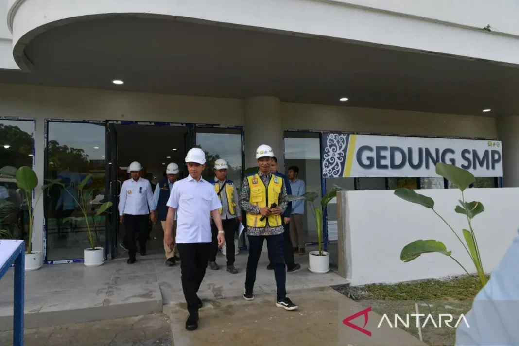 Gibran tinjau SD-SMP-SMA di IKN, pastikan proses belajar berkualitas