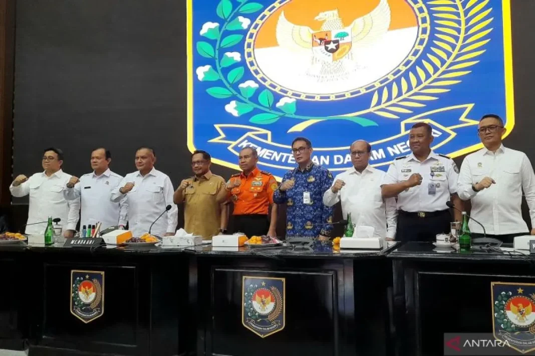 Mendagri investigasi kayu gelondongan hanyut di banjir Sumatera