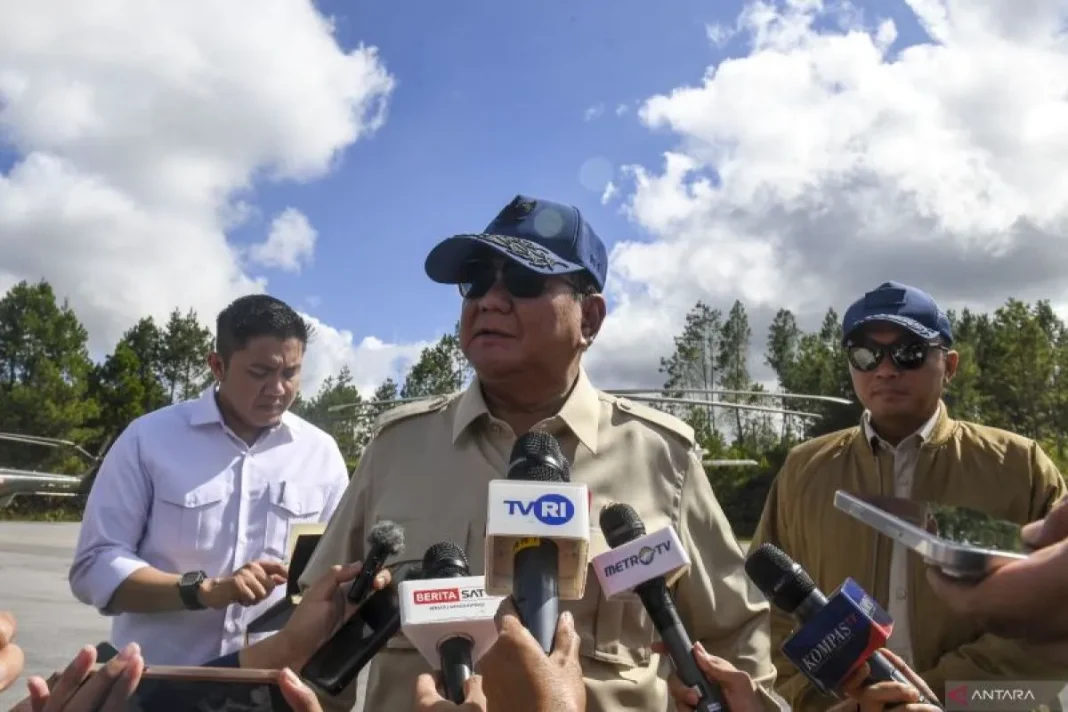 Prabowo sebut Kapal sandar di Sibolga, Hercules tiap hari angkut bantuan