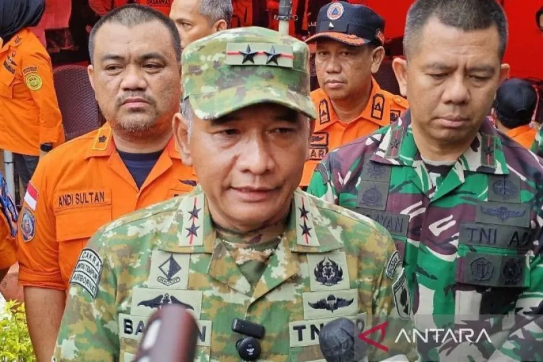 Evakuasi korban pesawat ATR 42-500 gunakan teknik Rappeling