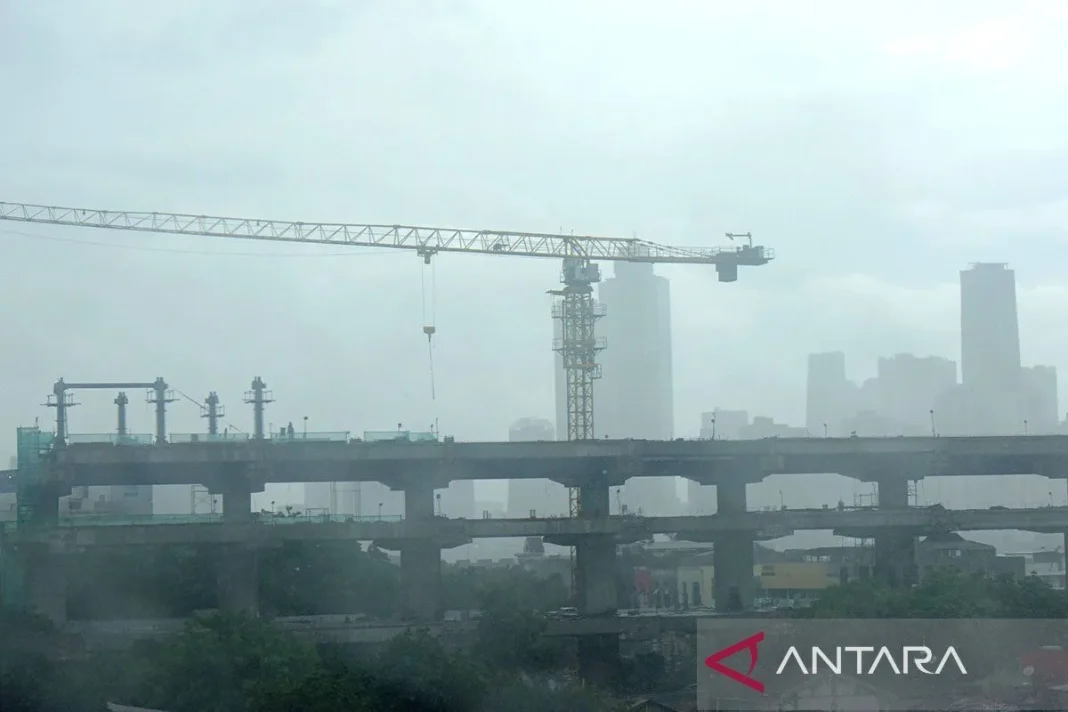 Jakarta diprakirakan hujan seharian