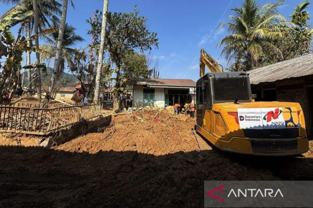 Kemen PU kerahkan alat berat dan petugas tangani pemulihan di Tukka