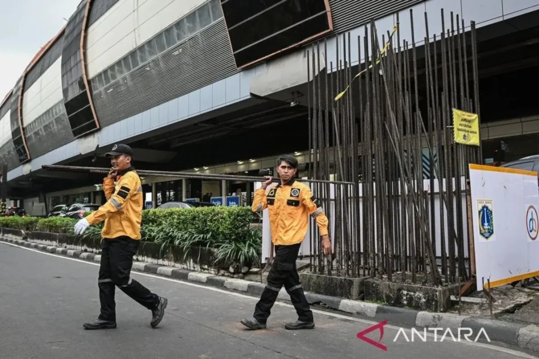 Pembongkaran tiang monorel Rasuna Said dilakukan pukul 23.00-05.00 WIB