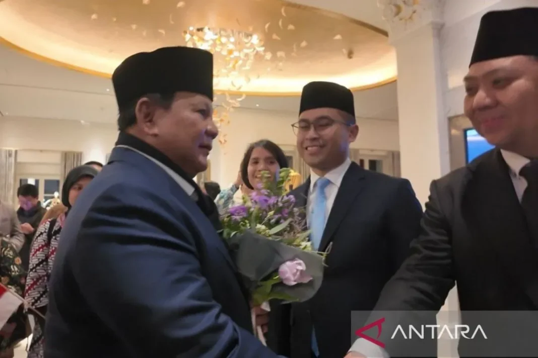 Prabowo disambut diaspora saat tiba di hotel tempat menginap di Swiss