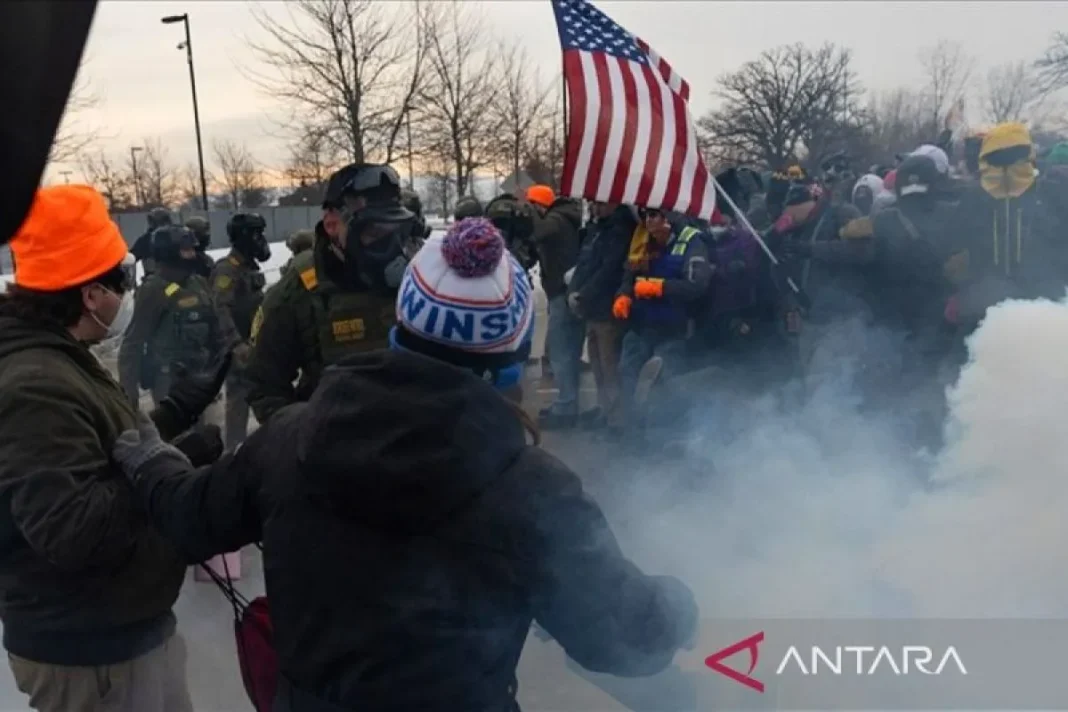 Ribuan demonstran tolak penempatan agen ICE di Minneapolis