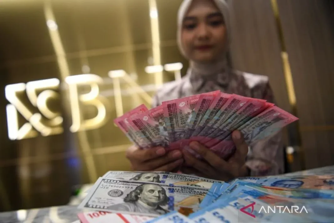 Rupiah menguat seiring isyarat AS tak serang Greenland secara militer