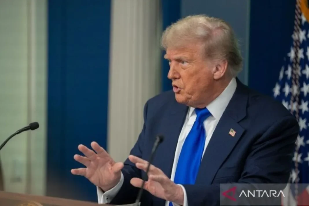 Trump tegaskan Tak dukung AS caplok Greenland bisa kena tarif tambahan