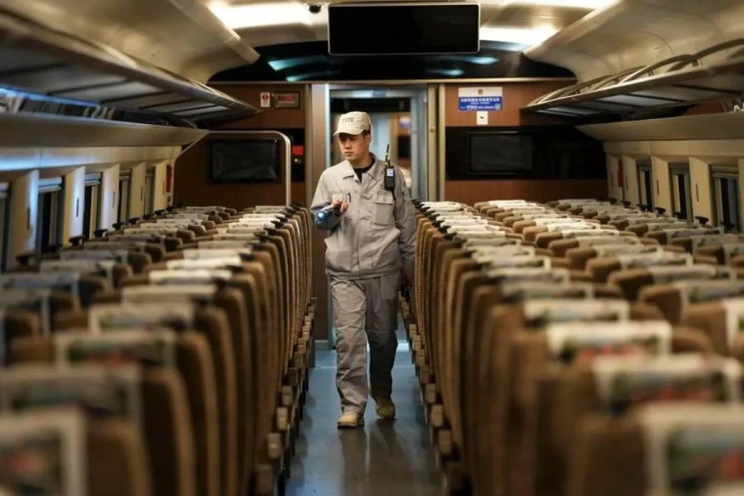 China prediksi 285 juta perjalanan antardaerah di hari pertama libur Imlek