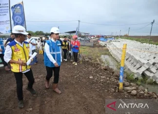 Gibran Tinjau Pembangunan Tol Semarang-Demak Seksi I