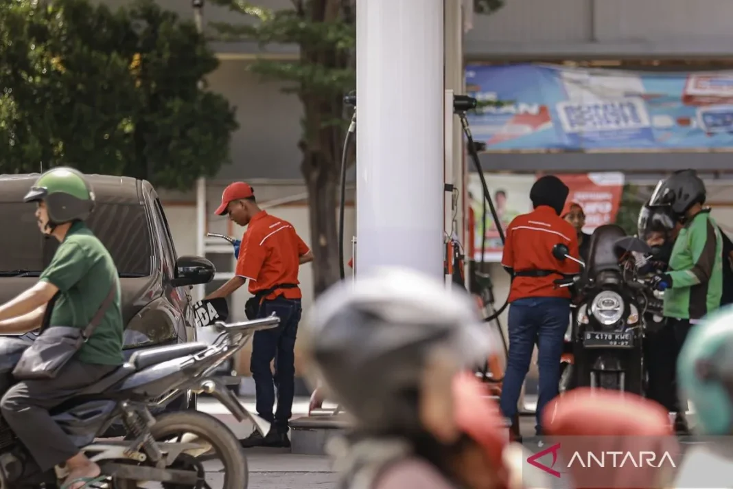 Harga BBM Pertamina, Shell, bp, dan Vivo kompak turun pada Februari