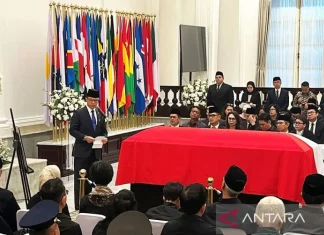 Menlu: Dubes Agus Widjojo Teladan Pengabdian hingga Akhir Hayat