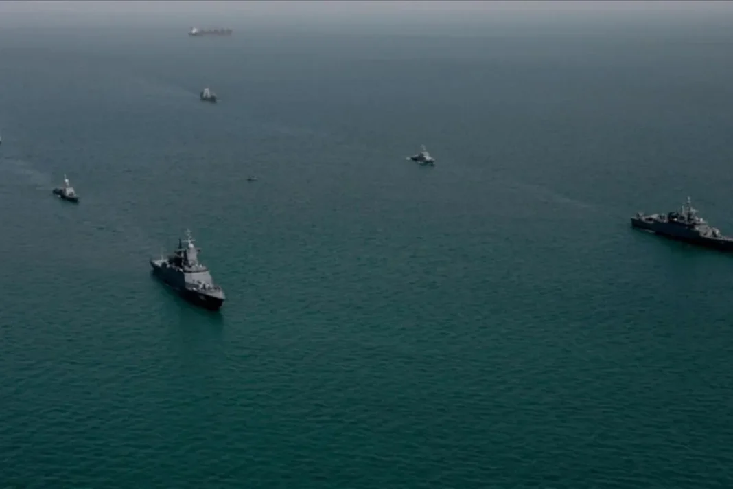 Lebih 700 tanker antre, aliran minyak di Selat Hormuz turun 86 persen