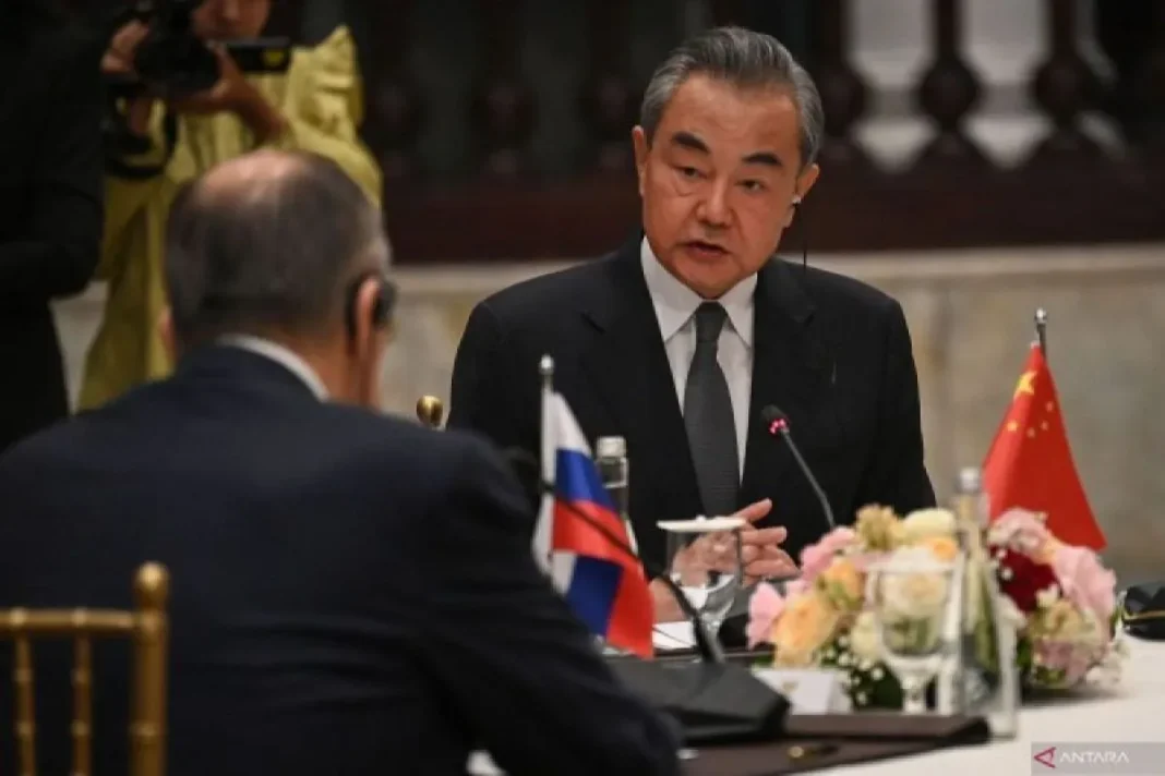 Menlu China telepon Menlu Rusia, bicarakan solusi untuk Iran