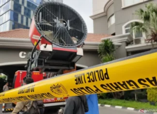 110 Personel Padamkan Kebakaran di Apartemen Mediterania Jakbar