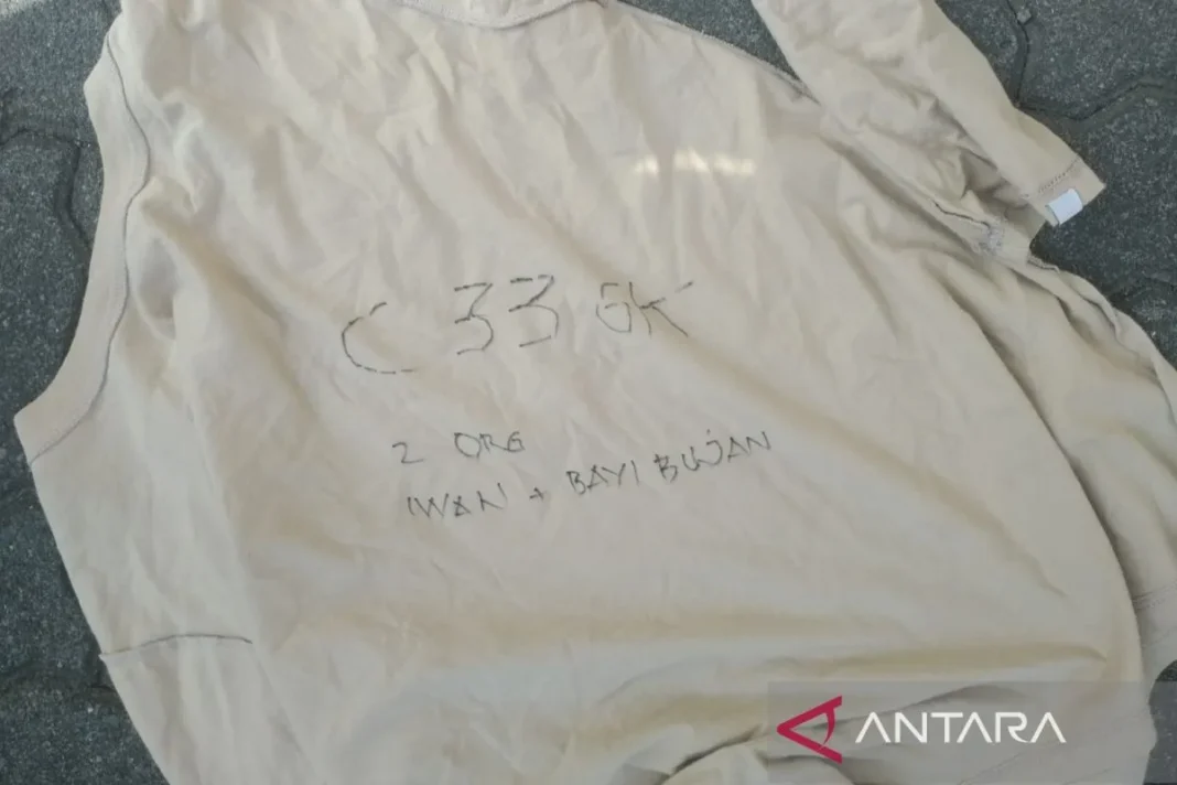 Kebakaran Apartemen Mediterania, penghuni lempar baju berisi tulisan