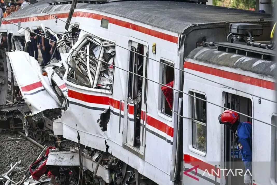Korban tewas kecelakaan KRL di Bekasi Timur bertambah jadi 16 orang