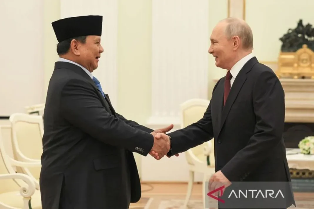 Pertemuan Prabowo dan Putin berlangsung hangat dan akrab