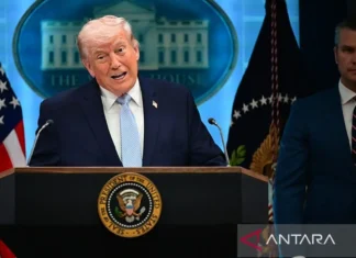 Trump Mencaci Paus Leo karena Kritik Tindakan AS di Iran