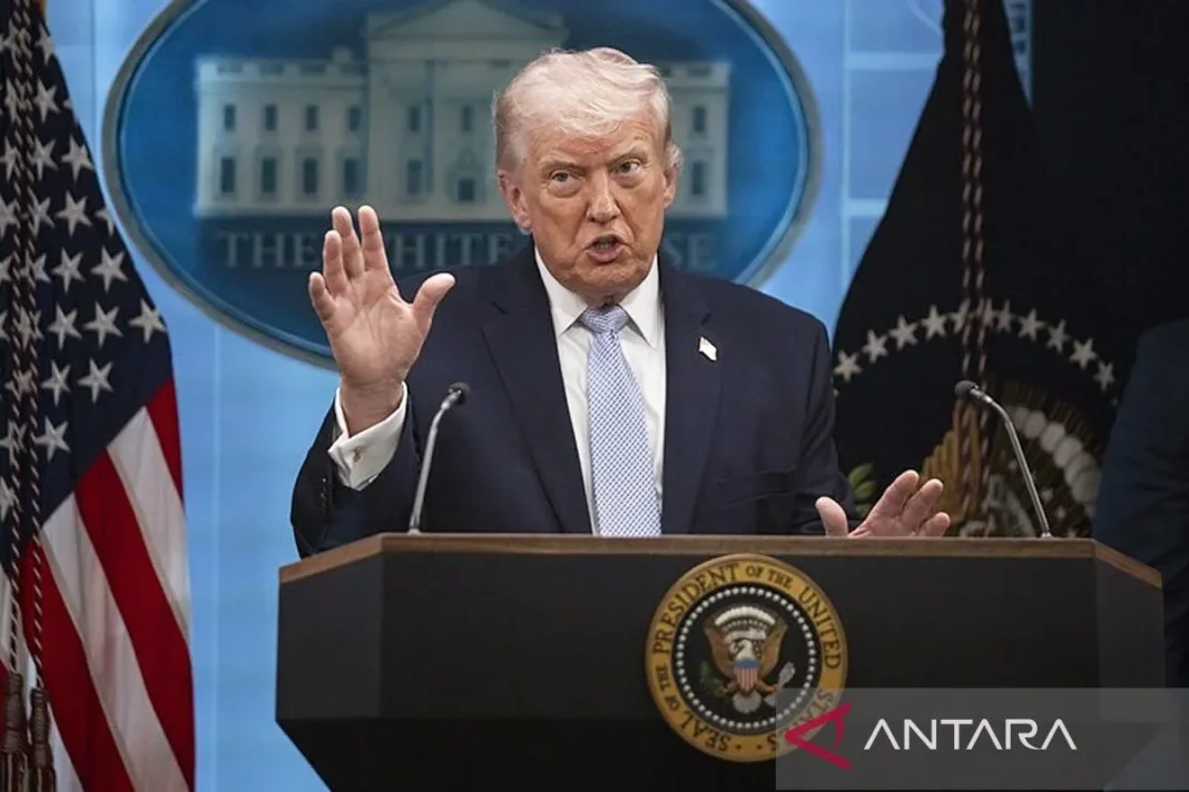 Trump minta Iran setop tarik pungutan di Selat Hormuz