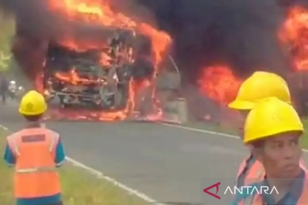 BPBD Muratara evakuasi 16 korban tewas akibat tabrakan maut bus ALS
