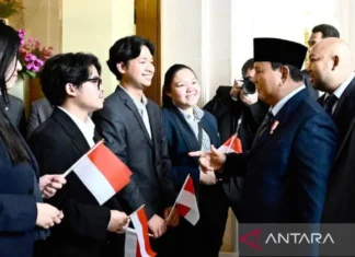 Diaspora Indonesia Sambut Presiden Prabowo di Paris