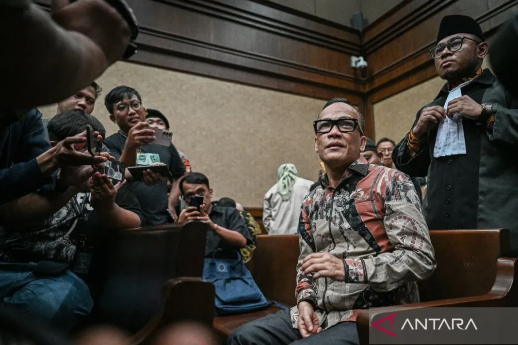 Dituntut 5 tahun bui, eks Wamenaker Noel, Mending saya korupsi banyak