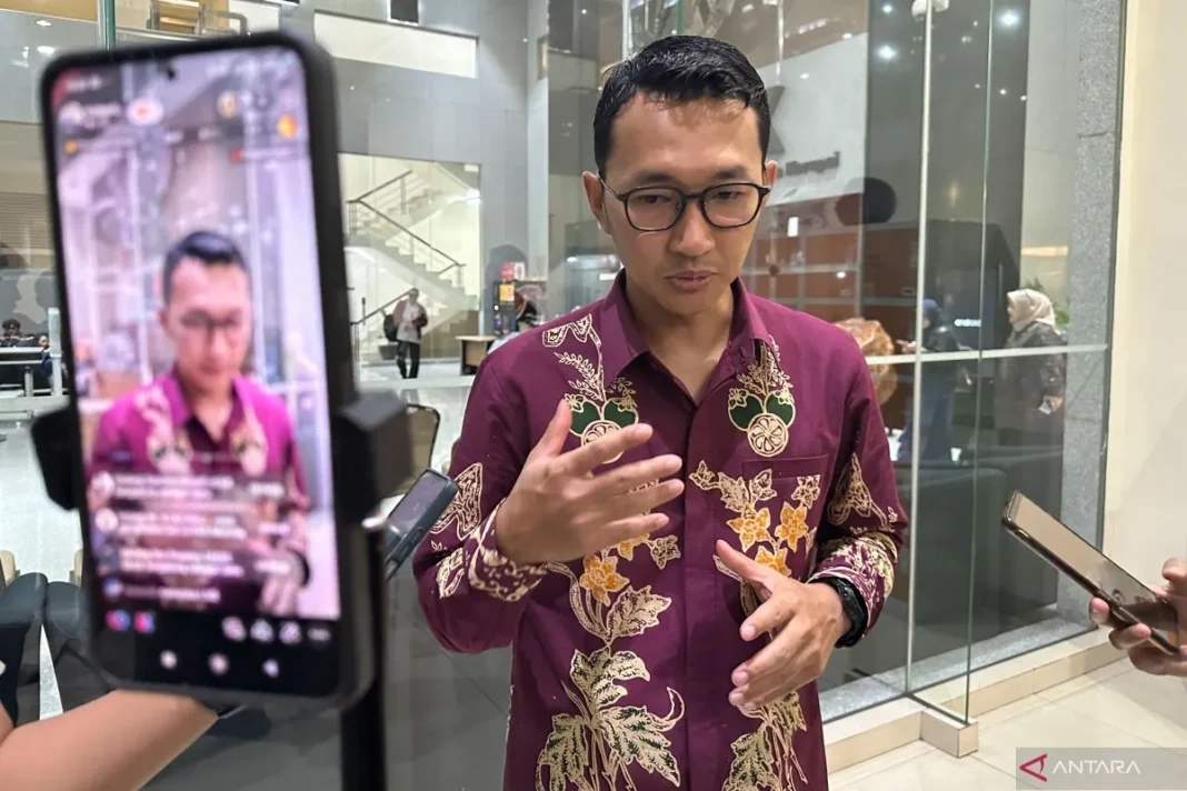 Kasus Gedung Pemkab Lamongan, sepuluh saksi diperiksa KPK di Gresik