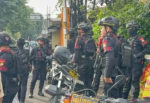 Patroli Gabungan Polres Jaktim dan Brimob Bubarkan Tawuran di Klender