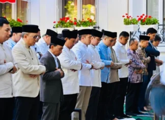 Prabowo Shalat Idul Adha bersama Diaspora Indonesia di Paris
