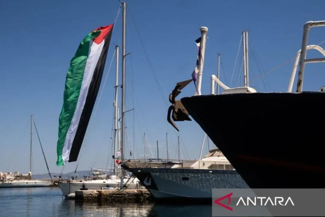 Sedikitnya 40 kapal flotilla kemanusiaan untuk Gaza dicegat Israel