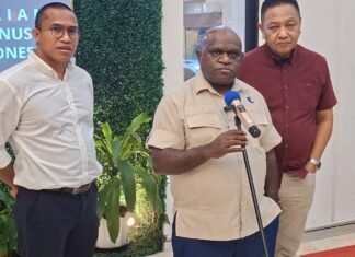 Natalius Pigai Tegur Meutya Hafid: Jangan Kriminalisasi Amien Rais