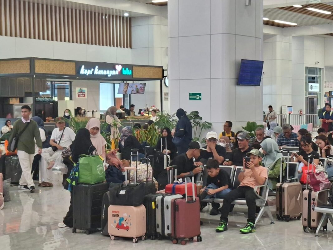 Tiket Whoosh Ludes Saat Long Weekend Kenaikan Yesus Kristus, 53 Ribu Penumpang Padati Kereta Cepat