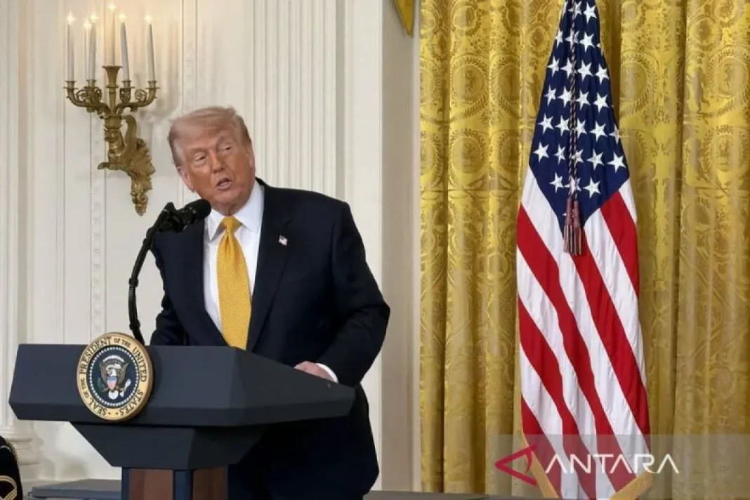 Trump ingin hak veto atas investasi Rusia dan China di Greenland