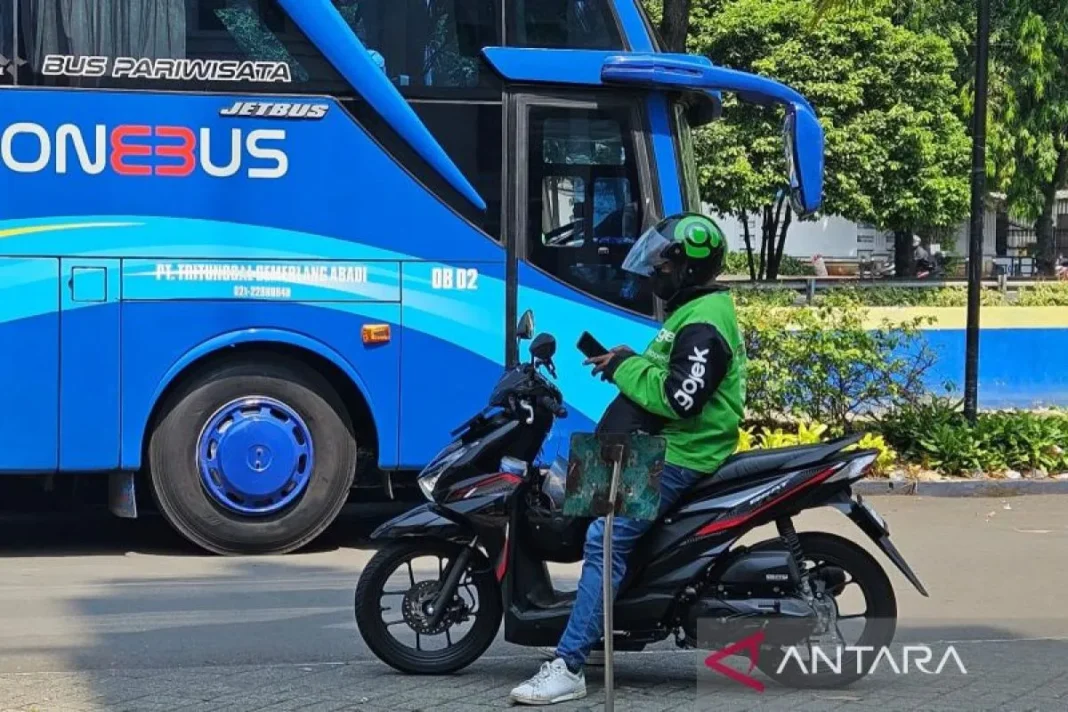 para ojol respons positif Presiden pangkas potongan aplikator