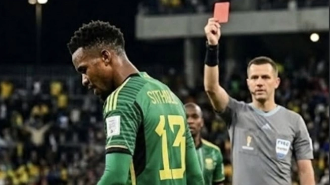 Bek timnas Afrika Selatan Sphephelo Sithole