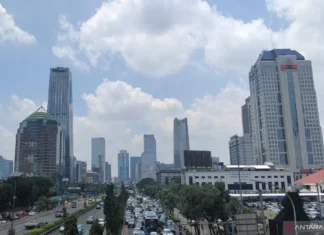 Cuaca Jakarta Jumat Pagi dan Siang Cerah Berawan, Sore Berawan
