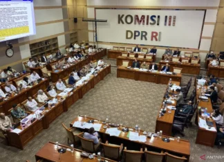 DPR-Pemerintah Sepakati DIM RUU Polri soal Penempatan di Jabatan Sipil