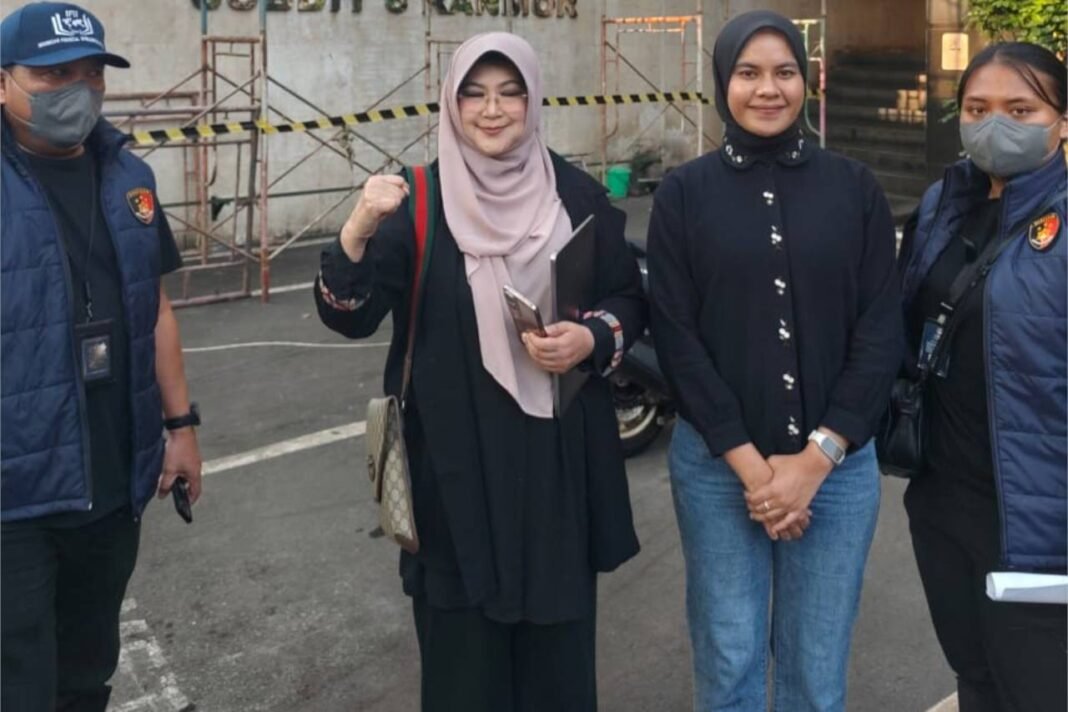 Dokter Tifa Gelar Ujian S3 FKUI di Polda Metro Jaya