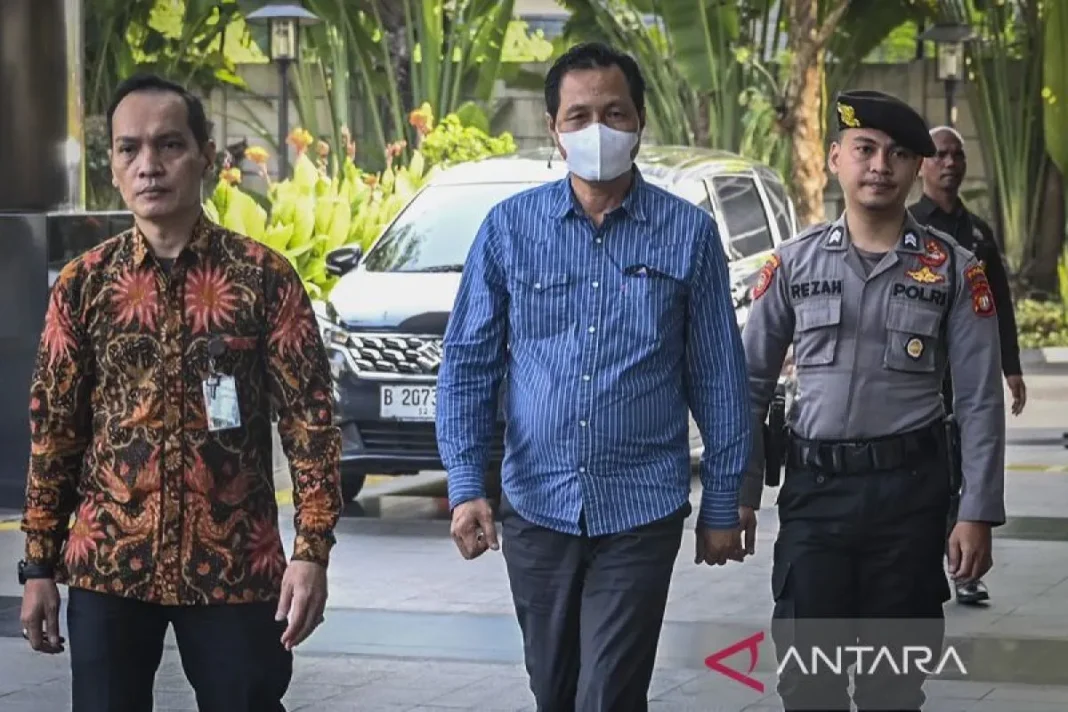 KPK tetapkan Bupati Muara Enim Edison dan tiga orang sebagai tersangka
