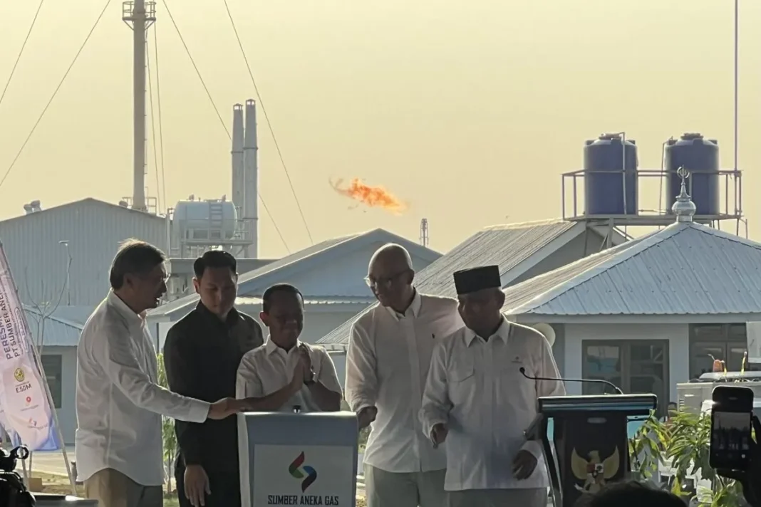Menteri Bahlil resmikan mini LNG Plant di Tuban Jatim