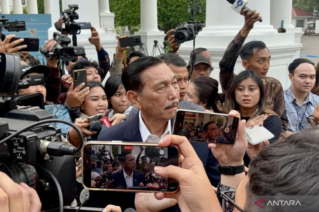 Prabowo panggil Luhut dan Chatib Basri ke Istana pada Selasa sore