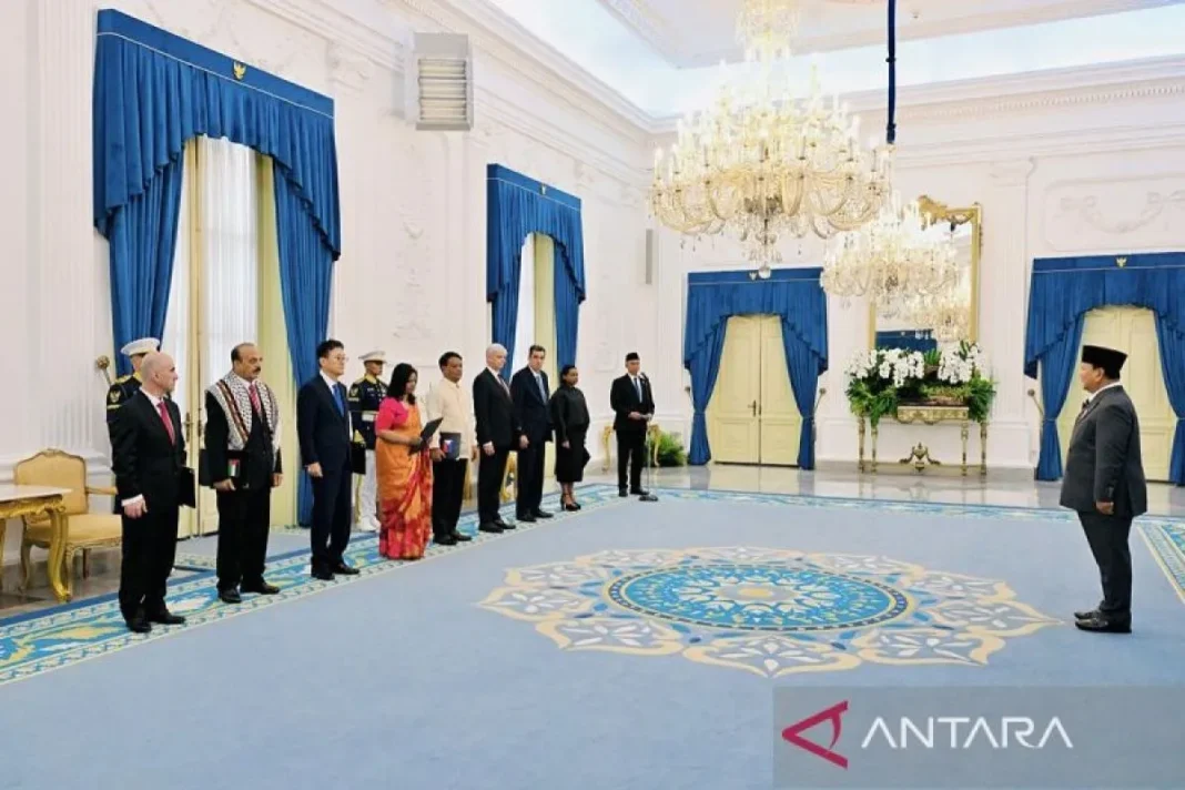 Presiden Prabowo terima surat kepercayaan 8 dubes di Istana Merdeka