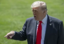 Trump Dikabarkan Kaji Serangan Baru terhadap Iran