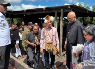 Wapres Dukung Pembangunan Katedral Asmat lewat Penanaman Cemara