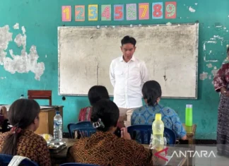 Wapres Tinjau MBG di Ende, sempat Periksa Fasilitas Sekolah