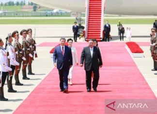 Xi Jinping Disambut Meriah di Pyongyang