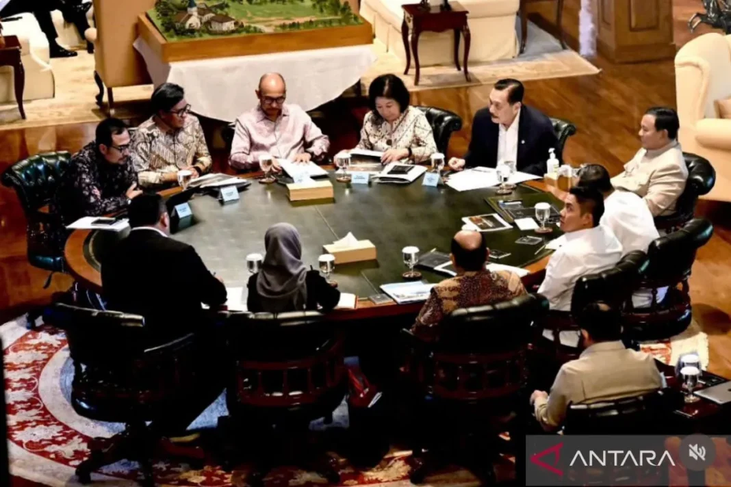 DEN laporkan kondisi ekonomi dan pengembangan GovTech ke Prabowo