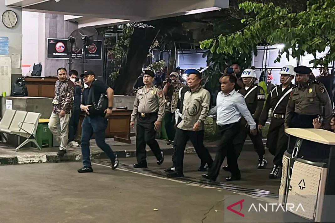 Eks Jampidsus Febrie tiba di Rutan KPK tanpa pakai rompi tahanan