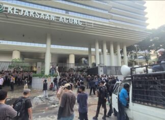 Febrie Adriansyah Belum Ditahan Meski Tersangka, Desakan ke Kejagung Kian Menggema